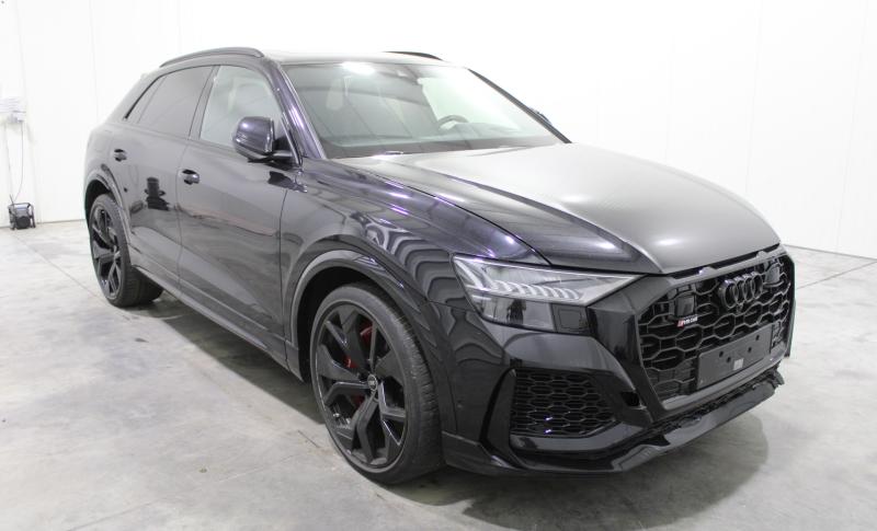 AUDI RSQ8