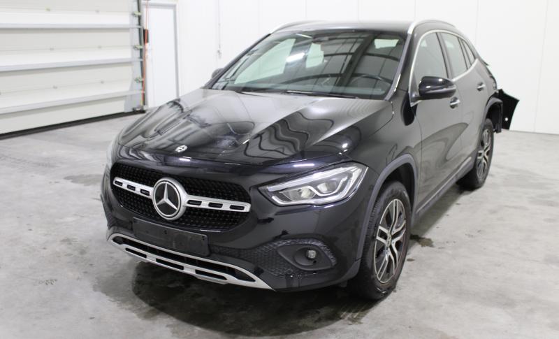 MERCEDES-BENZ GLA200 AUTO
