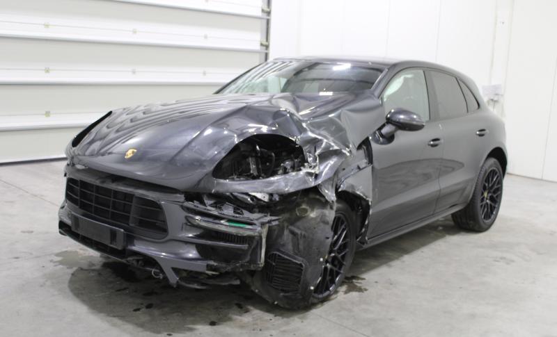 PORSCHE Macan GTS