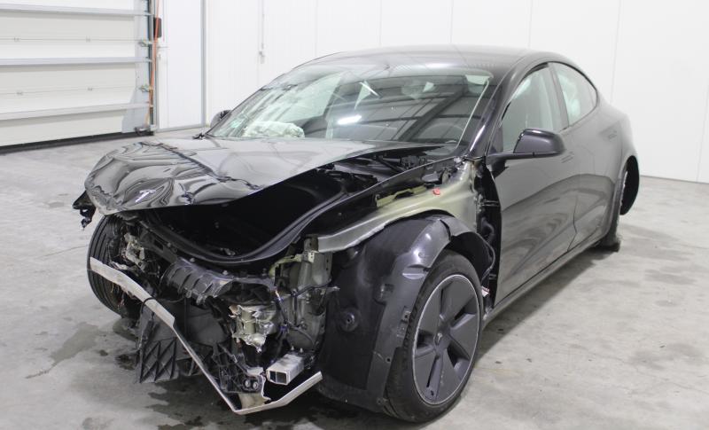 TESLA MODEL 3 LONGE RANGE