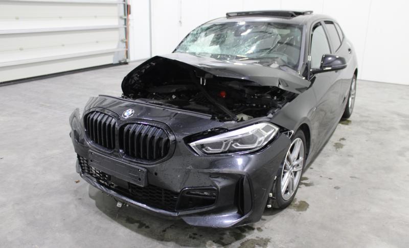 BMW 118i AUTO