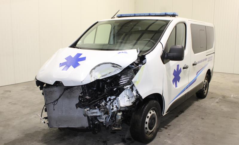 RENAULT TRAFIC AMBULANCE