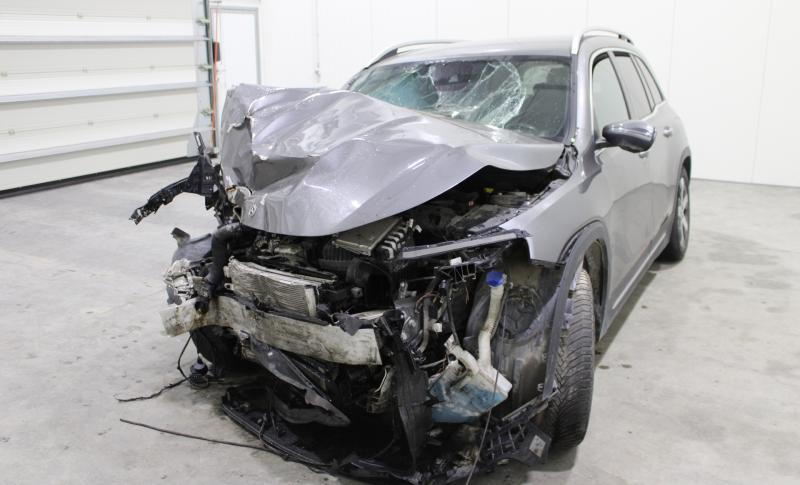 MERCEDES-BENZ GLB 200d AUTO