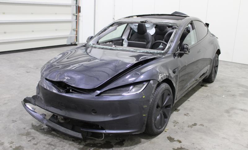 TESLA Model 3 LONG RANGE DUAL