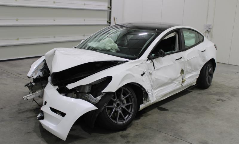 TESLA Model 3 LONG RANGE