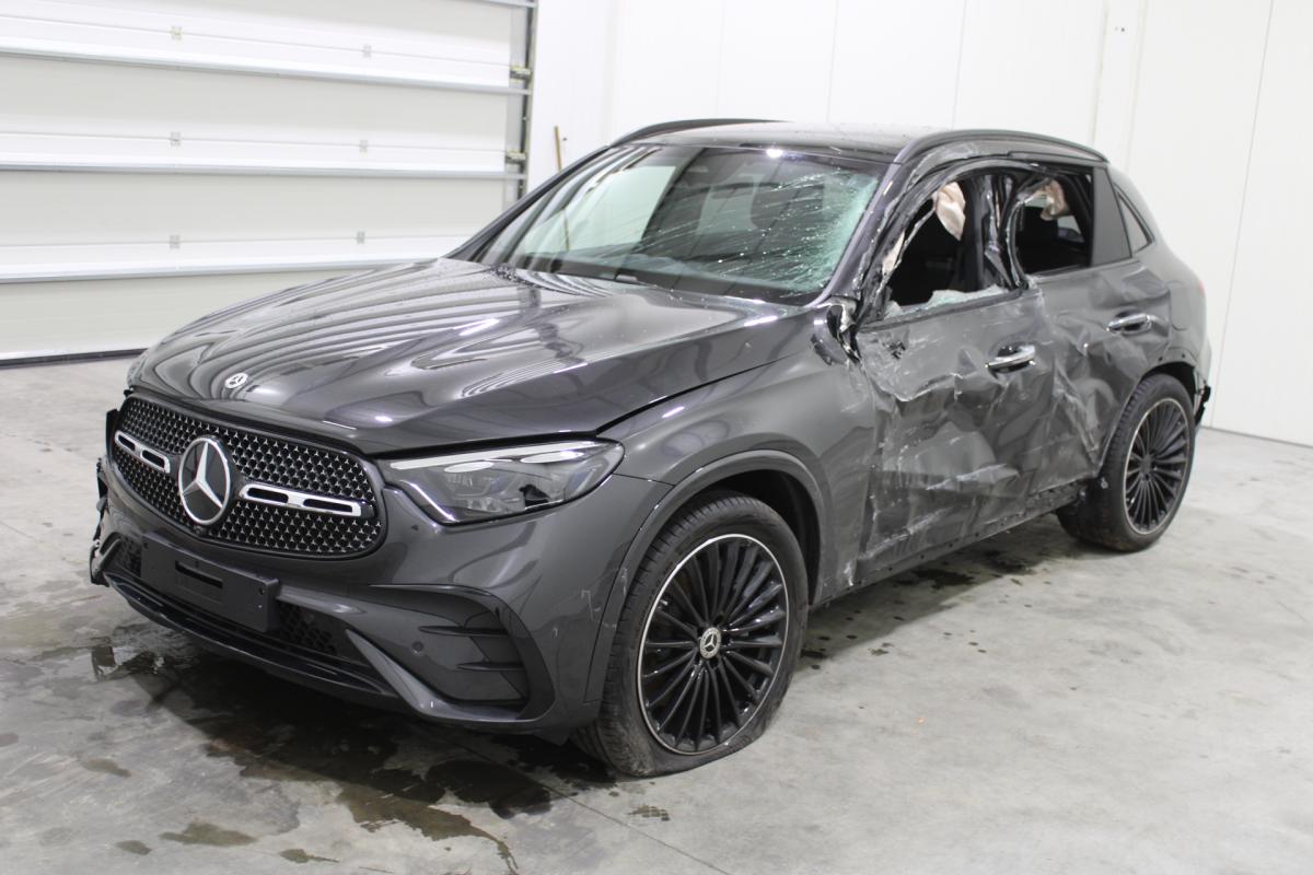 MERCEDES GLC 300e 4MATIC