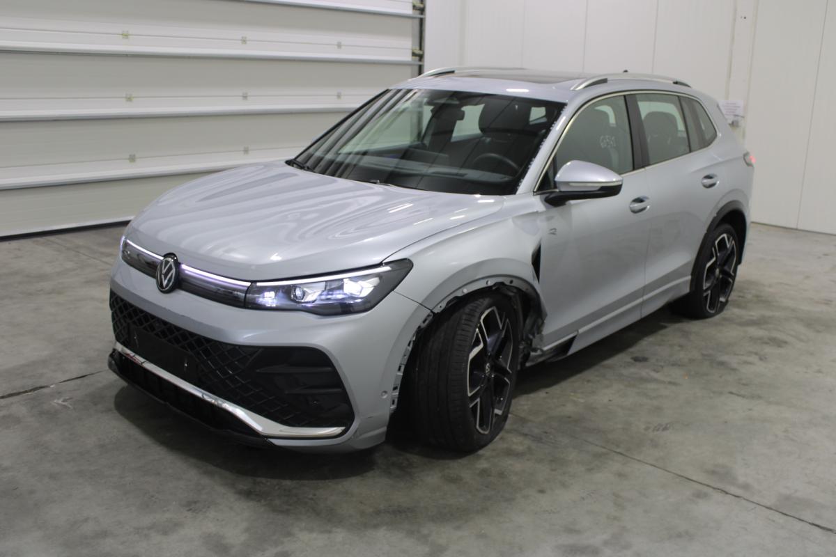 VOLKSWAGEN TIGUAN R-LINE AUTO